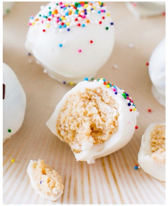 Deliciosas Trufas De Oreo Cubiertas Con Chocolate Blanco Y Sin Hornear