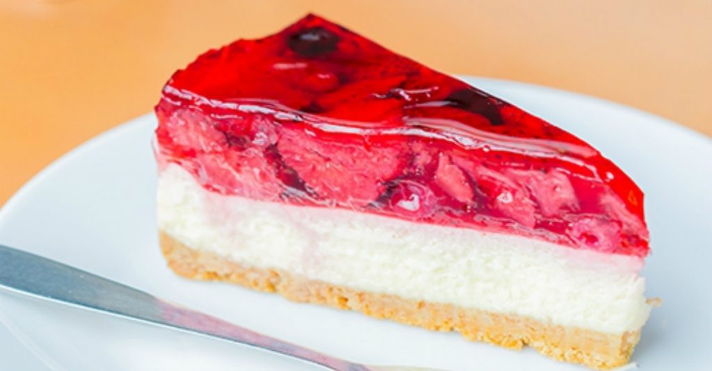 Tarta De Queso Con Gelatina De Fresa ¿Antojo Dulce? Prepara Una Tarta De Queso Crema Con Gelatina De Fresa