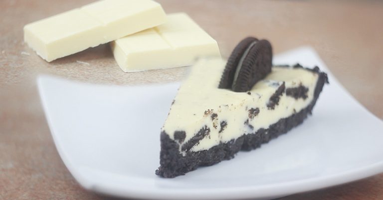 Resultado de imagen de tarta de chocolate blanco y oreo